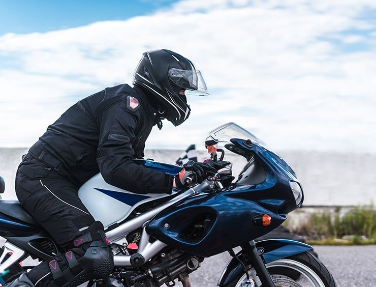 Abbigliamento moto invernale: gli accessori 