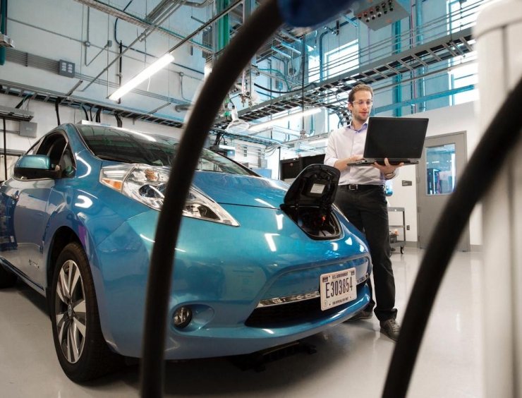 Check-up di un'auto elettrica