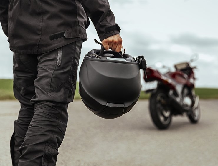 Come controllare le informazioni relative alla targa della moto?