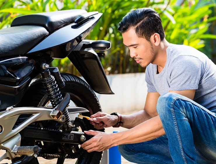 pulizia catena da moto