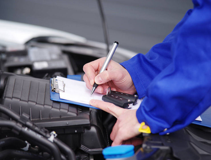 checklist durante una revisione auto