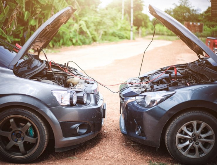 caricamento batteria auto