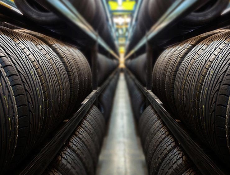 A cosa servono gli incavi e gli intagli presenti nel battistrada dei pneumatici invernali?